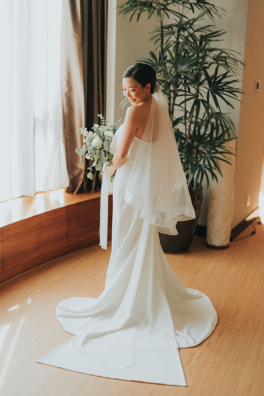 A Dream Realized: Stephanie's Wedding Dress and the Art of Simple Elegance